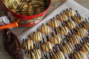 Cuoricini Con Farina Di Mais biscotti biscottini San Valentino dolci con cioccolato